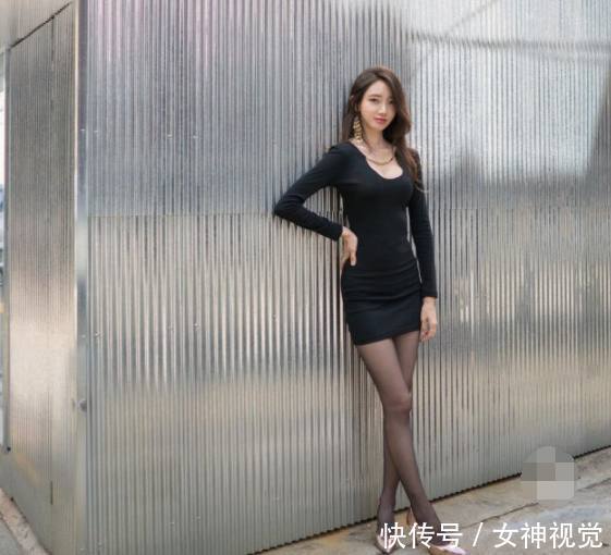 优雅华丽的紧身裙美女，展现曼妙姿态，散发出成熟味道！