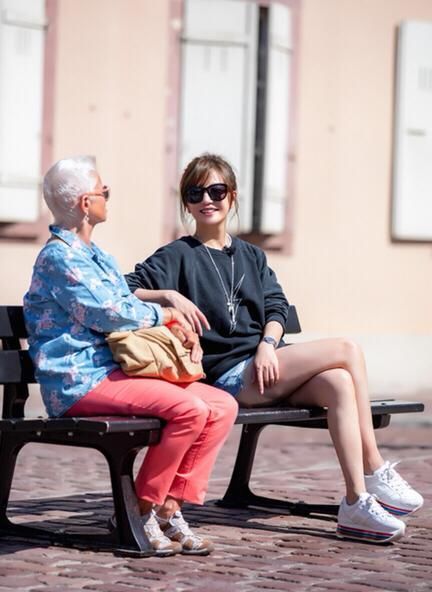 赵薇迷之喜爱厚底鞋，五千块一双鞋直接买两双，果然有钱任性啊!