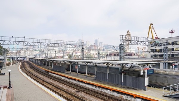  「小时」最难熬的高铁：7个小时基本漆黑，还有一缺点乘务员也没