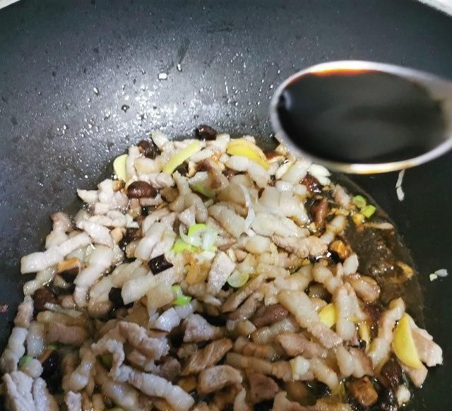  【台式】台式卤肉饭，香甜软糯的卤肉丁配一口劲道的米饭，越想越饿