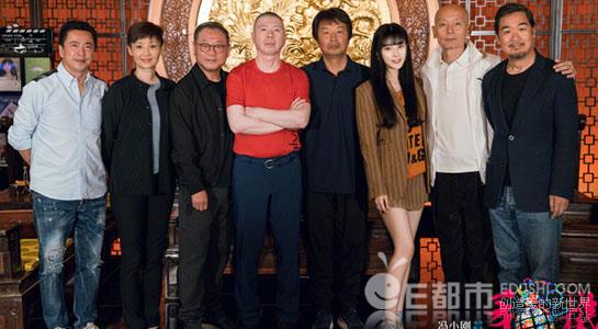 宁波警方通报大妈摔手机事件后续 大妈摔手机被人肉同名男教师张