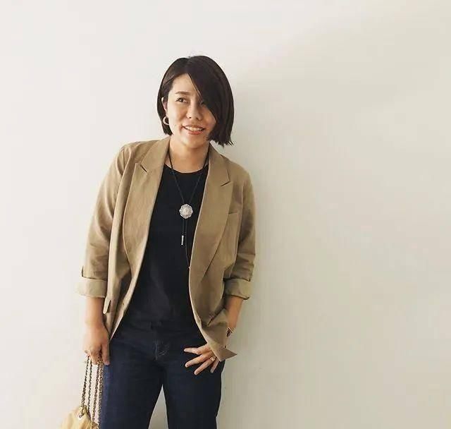  『律子』背厚粗腿的你实际上和她一样能够穿衣服显高 | 时尚博主强烈推荐