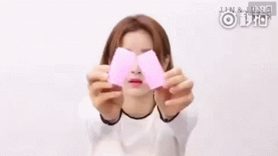 周冬雨这本短发教科书也出Bug了？竟然连她都不知道…….