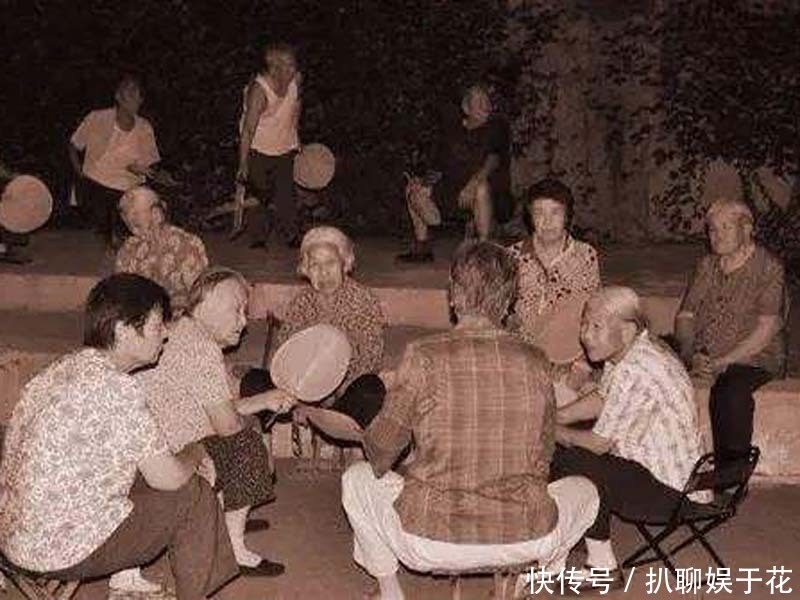  #时间#80年代的农村，在长时间停电的夜晚是如何度过的比如今更
