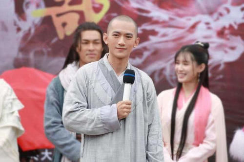  #各有千秋#新版天龙八部阵容强大，小燕子和皇阿玛加盟，阿朱阿紫各有千秋！