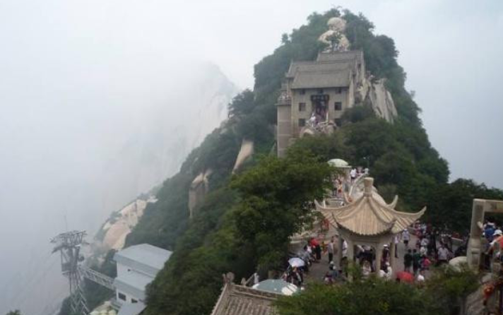 华山“四个未解之谜”, 现代专家都解释不了,古人却早已解释?