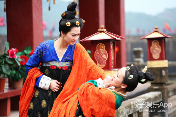 于正说他的服化道是全国第一…你是不是忘了前两年都拍过啥？