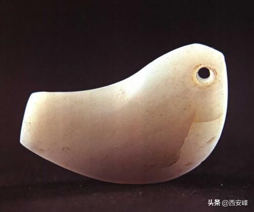 河南安阳殷墟墓出土（玉珠、玉管、玉饰品）