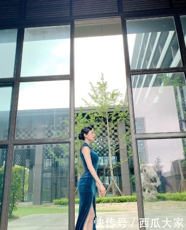 【妩媚】“亚洲第一美女”克拉拉,穿旗袍优雅又妩媚,依旧遮不住的性感!