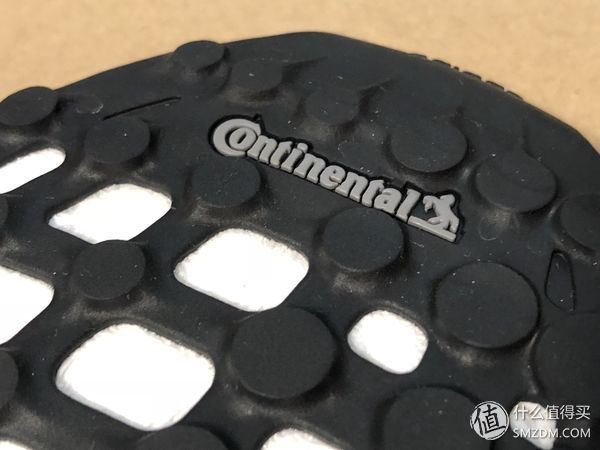 几款热门boost跑鞋展示