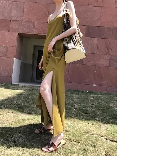 女神的开叉连衣裙，显瘦显高还撩人，教你做女神！