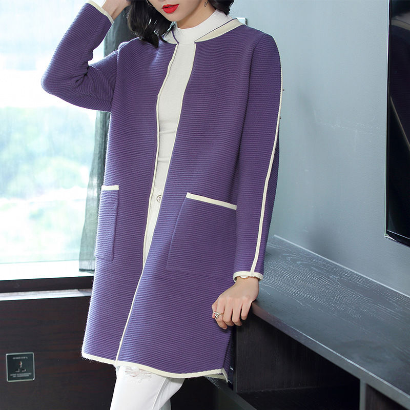 一场秋雨一场凉，到穿外套的时候了，一定要这样穿舒适保暖还洋气