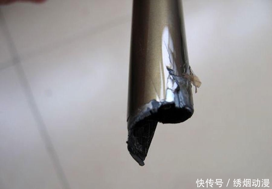 『生活费』鱼跑了,杆也断了,钓鱼人半个月的生活费没了