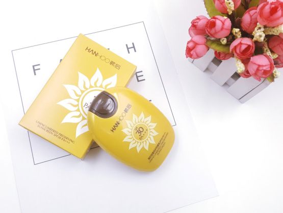 暑假出行别让骄阳扫兴，带上韩后防晒乳液全效防护助你玩得开心