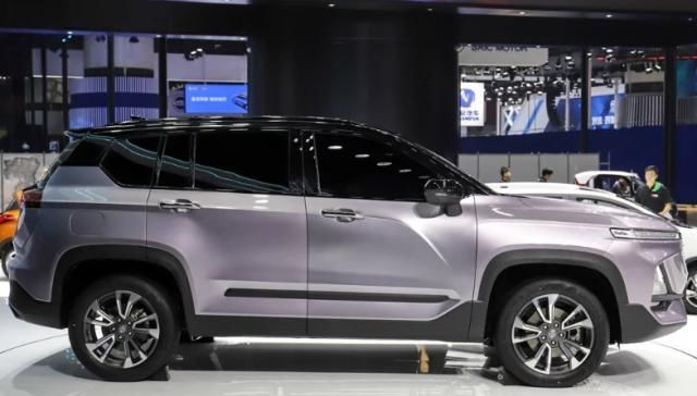  『空间』外观科技感强烈，1.5T+CVT，空间宽敞，10万级SUV还看啥合资车