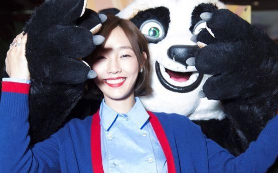 长腿女神白百何遇上百变女王戚薇，她这一点赢了！