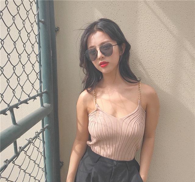 经典小背心, 演绎都市女人的时尚美, 真心时尚又性感!