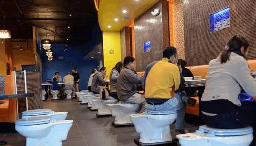 世界各国的4座“奇葩”餐厅,图一的棺材餐厅让人难以接受!