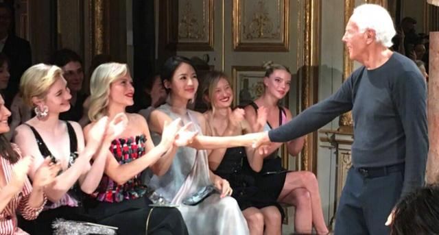 小姐姐张梓琳，一米八二身高穿平底鞋，照样hold住时装周全场