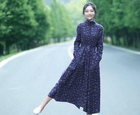  「女人」这个秋天，穿上专属70后女人的“秋裙”！小肚子不见了，好美呢