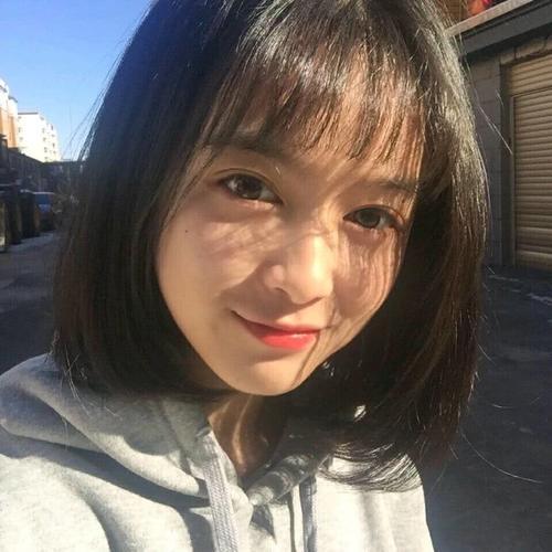 女生五官漂亮但皮肤差是什么体验?不开美颜不敢拍照,化完妆简直换