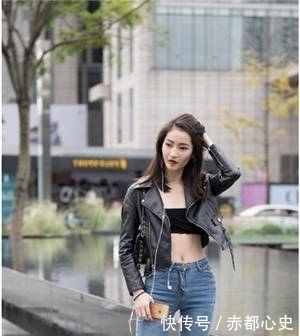  「微胖」街拍微胖身材的小姐姐，身材紧致动人，养眼又好看