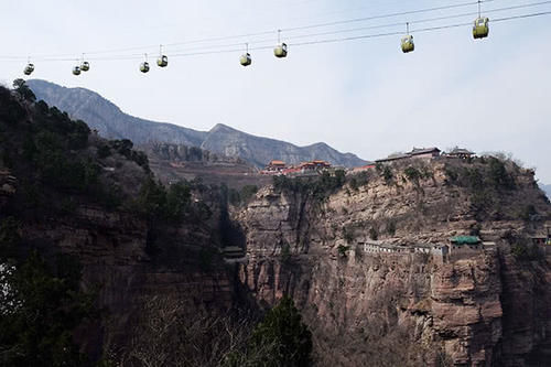 这座悬于半空的寺庙，电影中的世外桃源，你们知道在中国哪里吗？