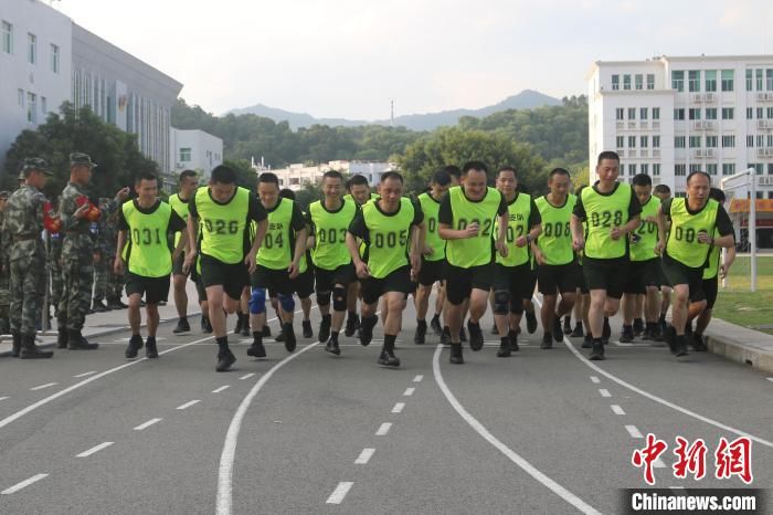  『杨德荐』强军先强将 福建武警掀练兵热潮