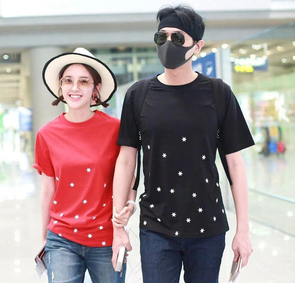 两个小揪揪的唐艺昕看起来最多18！