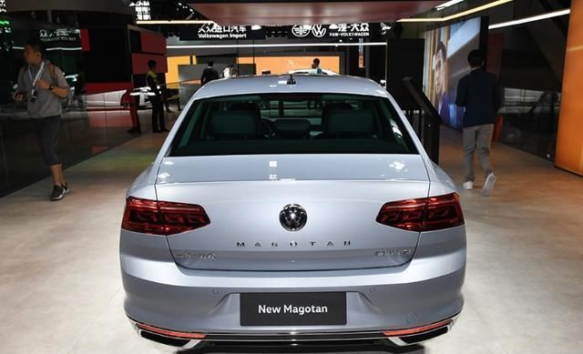  「奥迪」手握30万，10万公里不换车，奥迪A4L、迈腾、亚洲龙怎么选？