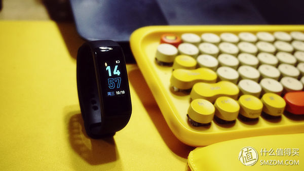 支持离线支付,还能与天猫精灵互动,乐心手环5这次做得用心了