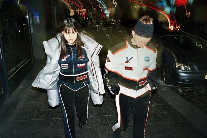 『设计师』这个抽烟、喝酒、戴头套的品牌，竟是「酷女孩」的最爱？