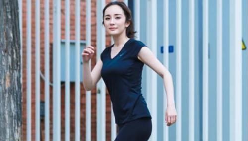 #女生#女生身高体重对照表,这个年“美了”还是“胖了”,看它就有数了