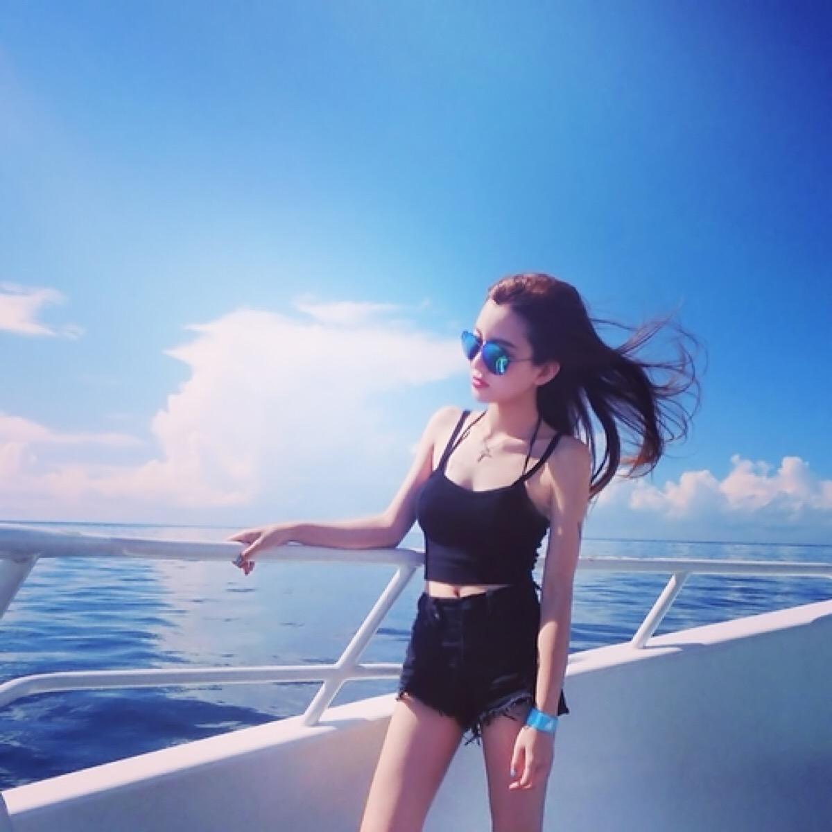 为什么女生穿裤子从不系腰带, 却不会掉裤子? 看完你就明白