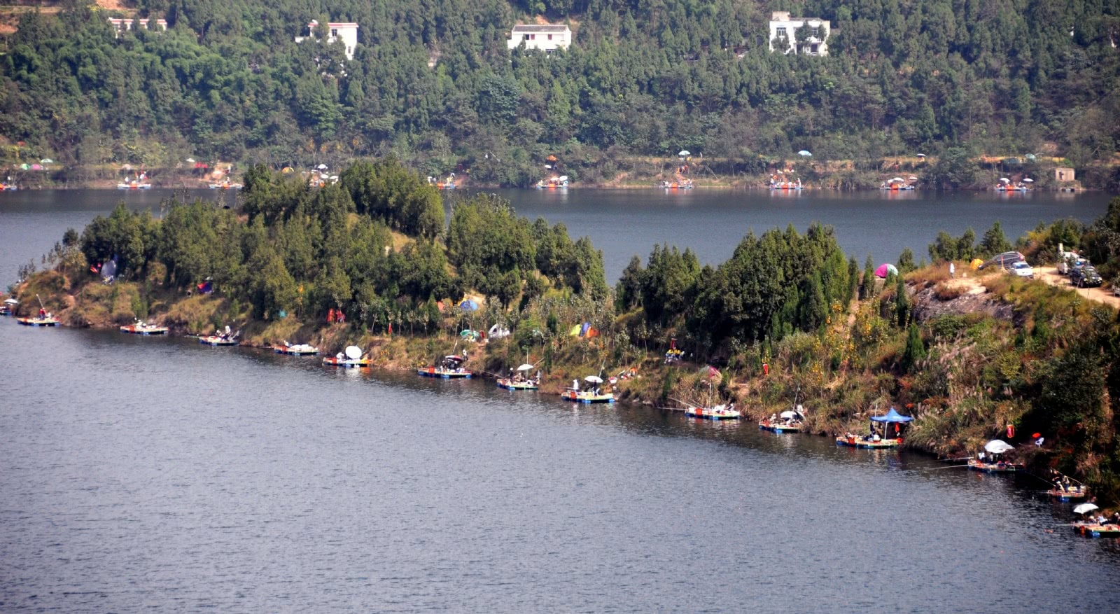 中国西南最大人工湖，有13亿立方米库容，是4A景区，全天开放