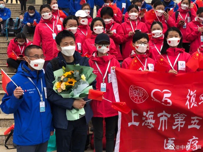 行者:致敬最早的逆行者们——他小年夜独自率先出征,驰援武汉70多天