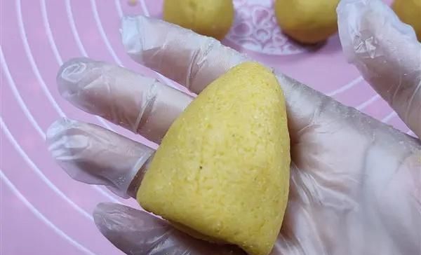  「香甜」窝窝头怎么做才好吃？原来和面有讲究，暄软香甜，出锅比馒头好吃
