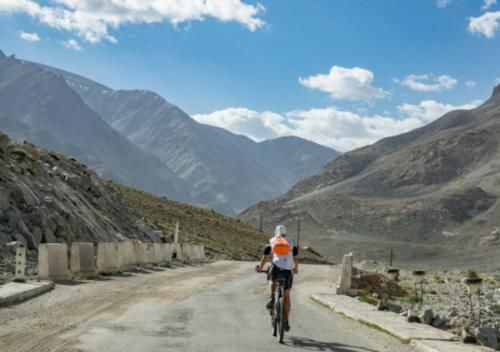 世界最危险的公路：沿途是危机四伏的狼群，环境气候十分恶劣