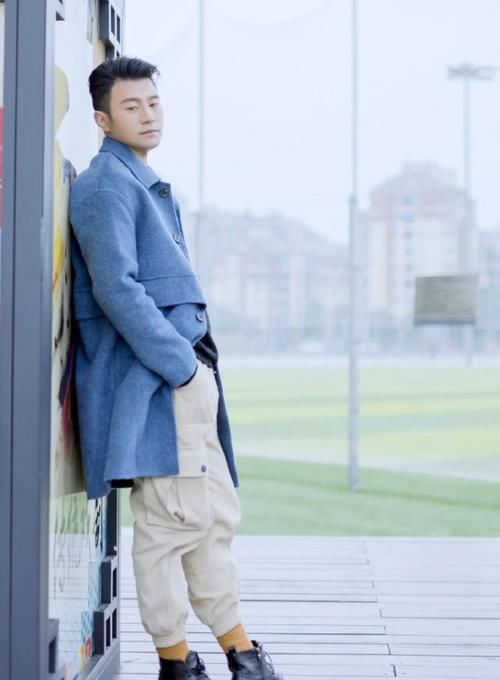  『女生』聪明的女生选大衣绝不会挑黑白灰，而是这“新3色”，更具质感！
