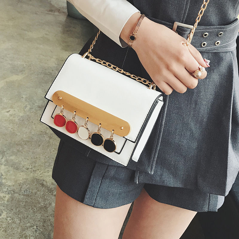 出门旅游看见好多美女都背了这样的包，稀罕坏了，一回来就下手了