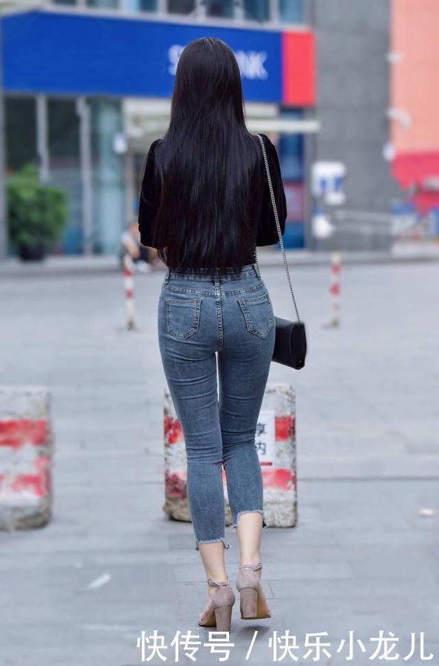 #衬托出#街拍:清新性感牛仔裤楚楚动人的淑女型