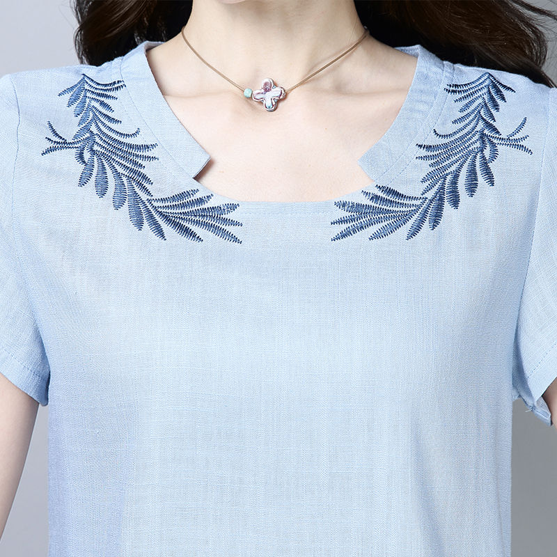 现在女人真敢穿!上街随便露，尽显凹凸身材，回头率贼高