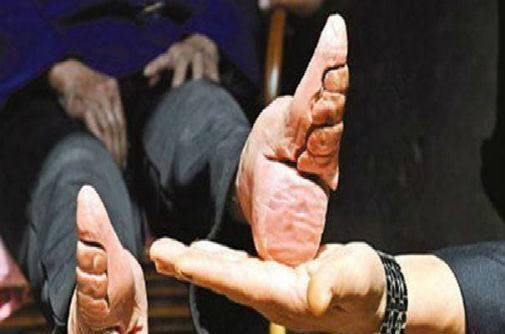 古代各国女性为变美，中国裹小脚、欧洲束腰、日本超奇葩！