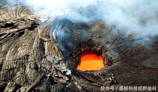 精选一组奇趣图片；北京西山上空出现圆形“航迹云”