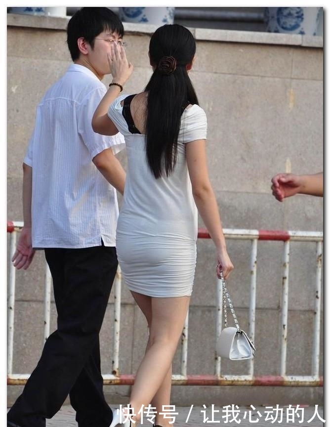  [时尚]街拍：时尚的穿搭永远不过时,所以这些穿搭要学习下