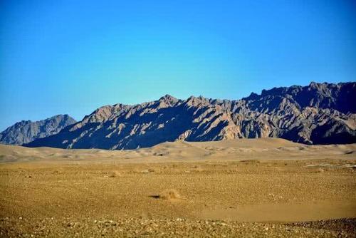 乐山峨眉山风景区、酒泉三危山……细数那些地势险峻的景点