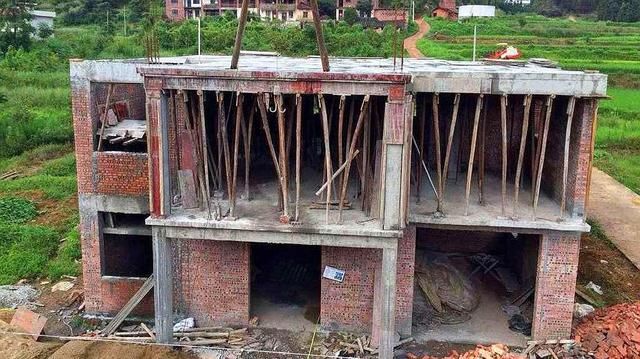  「房子」俗话说，“墙上加墙，家破人亡”，那为什么农民现在不遵古训呢？