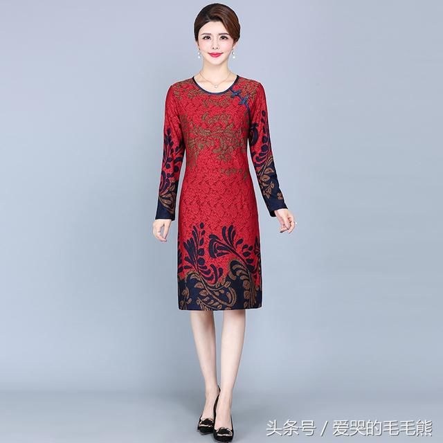 60后女人，如果条件允许，建议中秋穿“妈妈装”，优雅大方特美