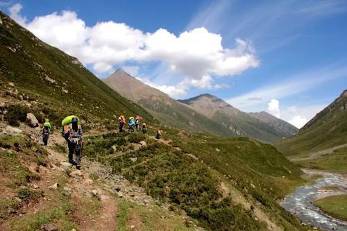 北边百花南青石，祁连苍茫画秋颜--祁连山穿越