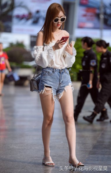 时尚街拍美女:小清新，青春气息满满容光焕发的小姐姐